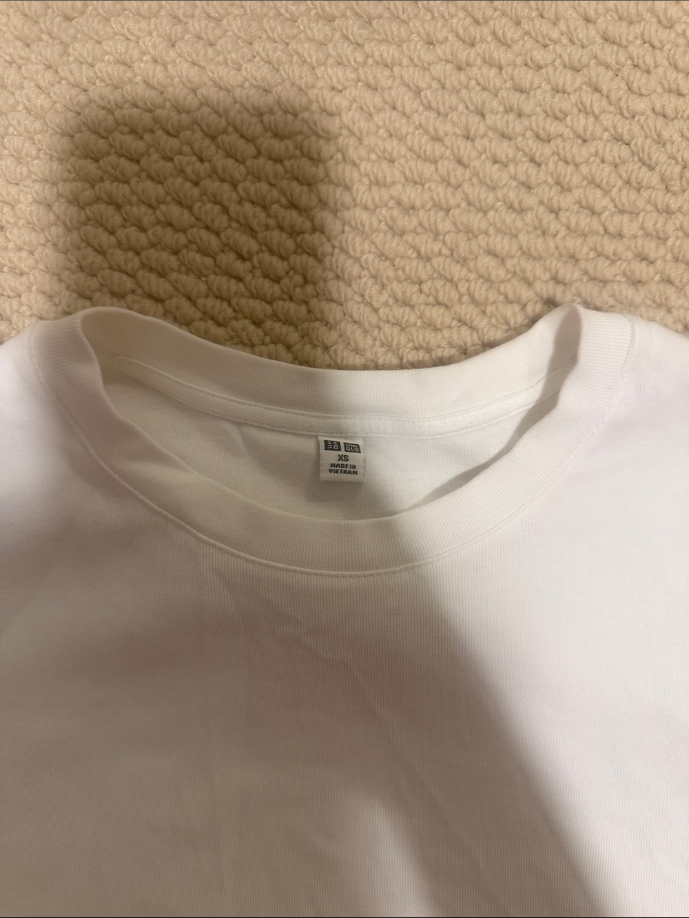 Uniqlo Classic White Crewneck Women's Tee - Picture 2 of 2